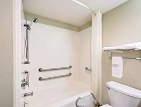 Days Inn by Wyndham Boonville