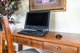 Econo Lodge Inn & Suites Branson Shepherd of the Hills Expy