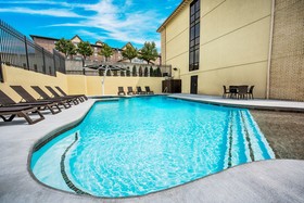 Grand Oaks