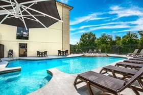 Grand Oaks