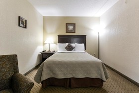 Grand View Inn & Suites