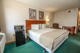 Super 8 by Wyndham Branson / Shepherd of the Hills Exwy