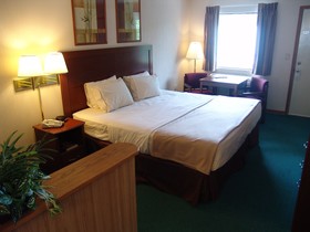Super 8 by Wyndham Branson / Shepherd of the Hills Exwy