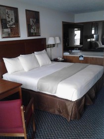 Super 8 by Wyndham Branson / Shepherd of the Hills Exwy