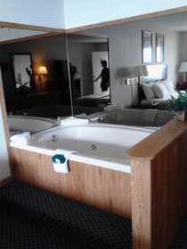 Super 8 by Wyndham Branson / Shepherd of the Hills Exwy