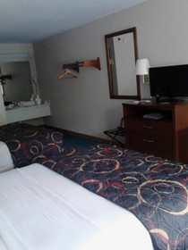 Super 8 by Wyndham Branson / Shepherd of the Hills Exwy