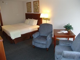 Super 8 by Wyndham Branson / Shepherd of the Hills Exwy