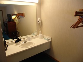 Super 8 by Wyndham Branson / Shepherd of the Hills Exwy