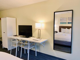 Seven Gables Inn