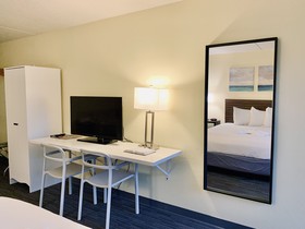 Seven Gables Inn