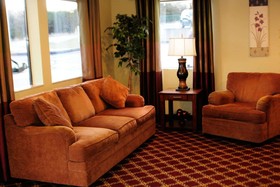 Whispering Hills Inn