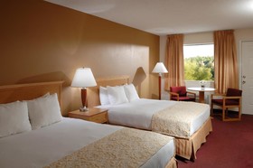 Whispering Hills Inn