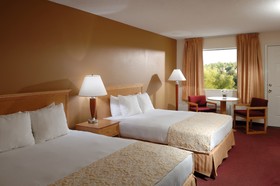 Whispering Hills Inn