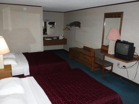 Colonial Mountain Inn