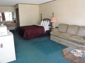 Colonial Mountain Inn