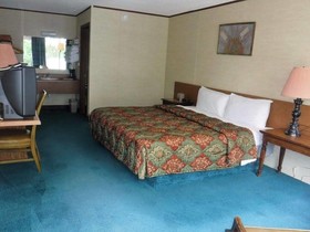 Colonial Mountain Inn