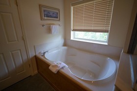 Escapes! to Branson Yacht Club