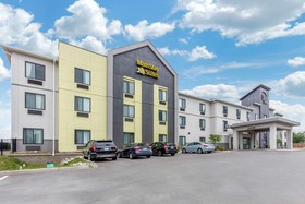 Mainstay Suites Saint Louis Airport