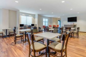 Mainstay Suites Saint Louis Airport