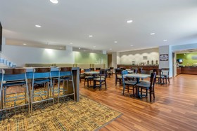Mainstay Suites Saint Louis Airport