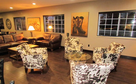 Oak Hill Inn & Suites