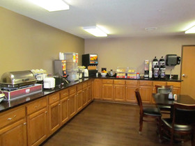 Oak Hill Inn & Suites