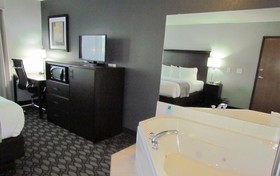 Oak Hill Inn & Suites