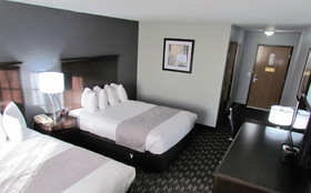 Oak Hill Inn & Suites