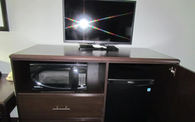 Oak Hill Inn & Suites