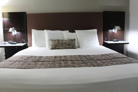 Westbridge Inn & Suites