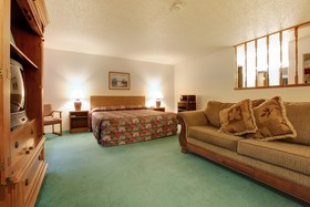 Cassville Four Seasons Inn & Suites