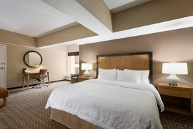 Hampton Inn & Suites Clayton/St Louis-Galleria Area