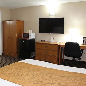 Westbridge Inn & Suites