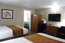 Westbridge Inn & Suites