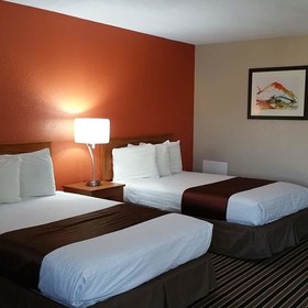 Westbridge Inn & Suites