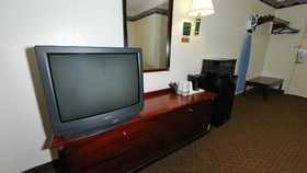 Days Inn by Wyndham Columbia I-70