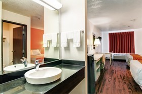 Motel 6 Columbia - East