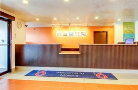 Motel 6 Columbia - East