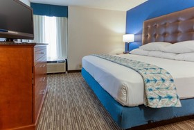 Heritage Inn & Suites St. Louis/Fenton, Trademark by Wyndham