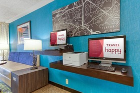 Heritage Inn & Suites St. Louis/Fenton, Trademark by Wyndham