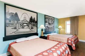 Super 8 by Wyndham Fenton/St. Louis Area