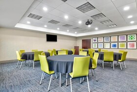 Holiday Inn Express Hotel & Suites Kansas City - Grandview