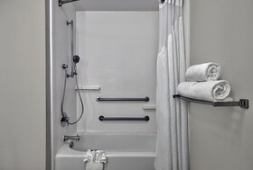 Holiday Inn Express Hotel & Suites Kansas City - Grandview