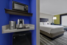 Holiday Inn Express Hotel & Suites Kansas City - Grandview