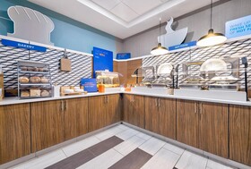 Holiday Inn Express Hotel & Suites Kansas City - Grandview