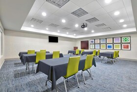 Holiday Inn Express Hotel & Suites Kansas City - Grandview