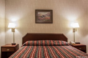 Economy Inn & Suites