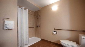 Clarion Pointe Independence - Kansas City