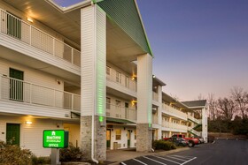 Birch Hill Suites Kansas City - Independence