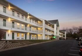 Birch Hill Suites Kansas City - Independence